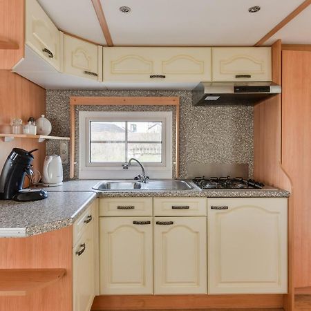 Вилла Chalet For 2 At The Beach Зандфорт Экстерьер фото