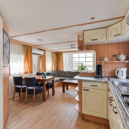 Вилла Chalet For 2 At The Beach Зандфорт Экстерьер фото