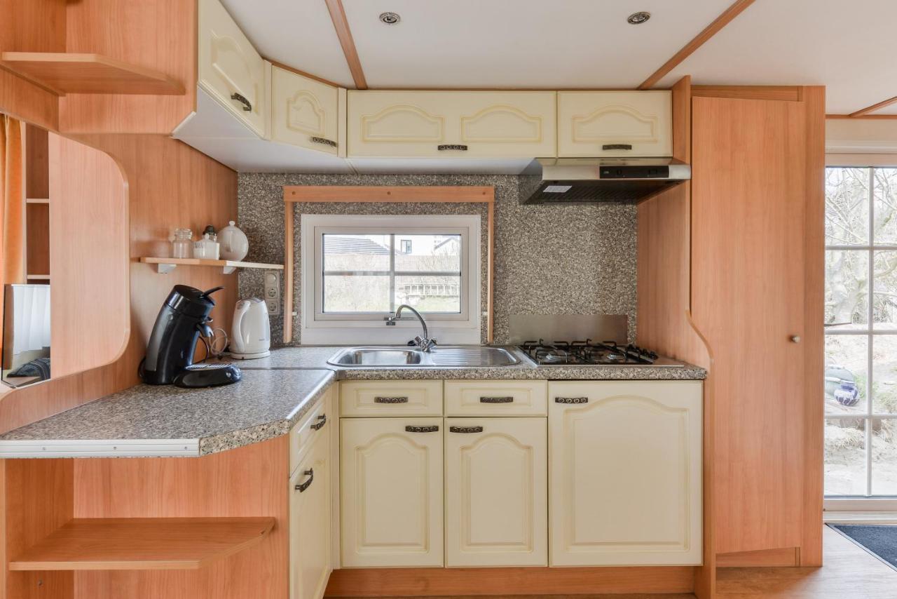 Вилла Chalet For 2 At The Beach Зандфорт Экстерьер фото