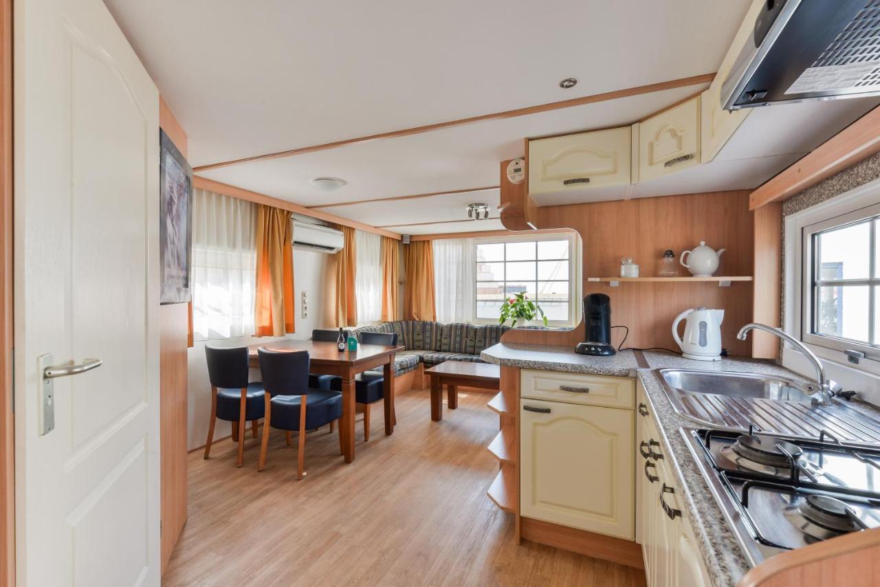 Вилла Chalet For 2 At The Beach Зандфорт Экстерьер фото