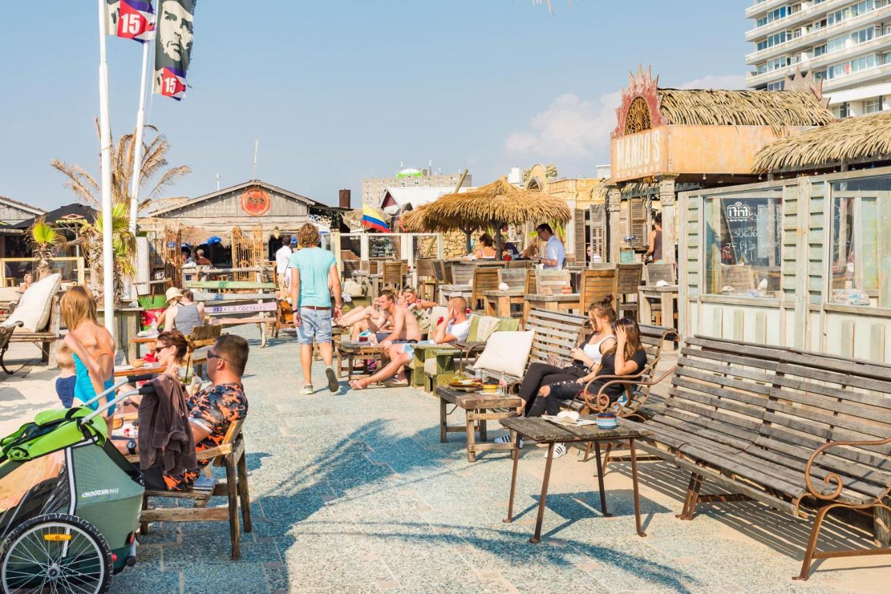 Вилла Chalet For 2 At The Beach Зандфорт Экстерьер фото