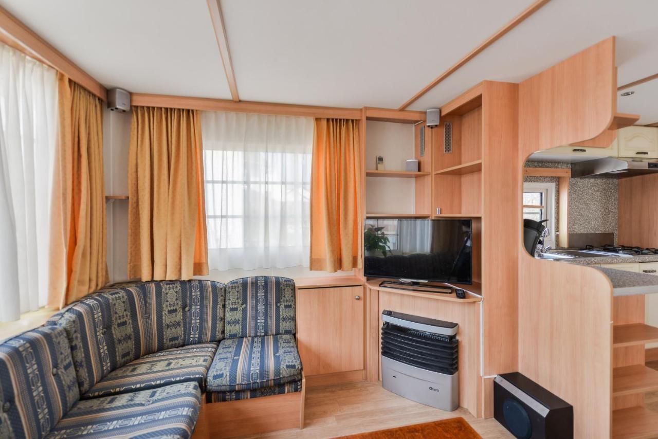 Вилла Chalet For 2 At The Beach Зандфорт Экстерьер фото
