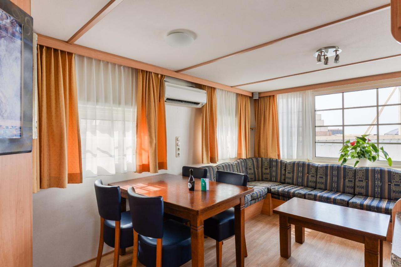 Вилла Chalet For 2 At The Beach Зандфорт Экстерьер фото