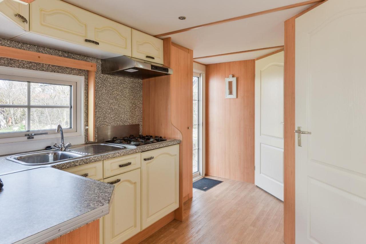 Вилла Chalet For 2 At The Beach Зандфорт Экстерьер фото